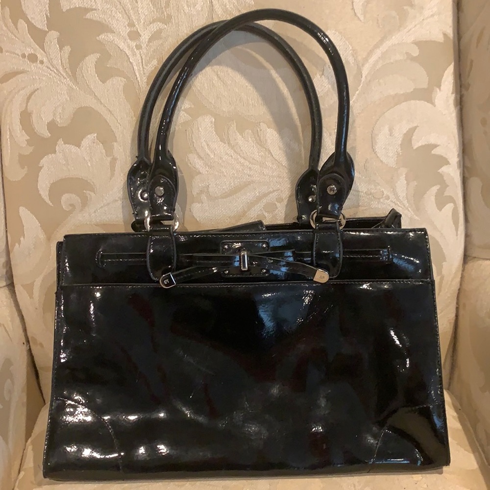 Women’s Liz Claiborne faux leather purse